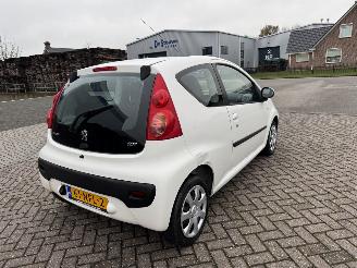 Peugeot 107 1.0 12V XS  AIRCO picture 5
