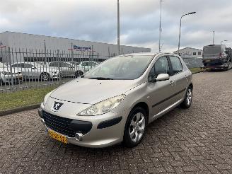 uszkodzony samochody osobowe Peugeot 307 2.0 16V AUTOMAAT 2006/1