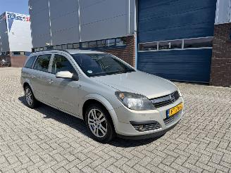 uszkodzony samochody osobowe Opel Astra 1.6 77Kw AIRCO 2006/1