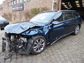 damaged passenger cars Volkswagen Passat GTE 2021/1