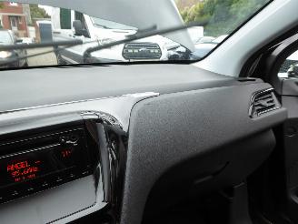 Peugeot 208  picture 15