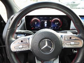 Mercedes B-klasse 180d AMG picture 12