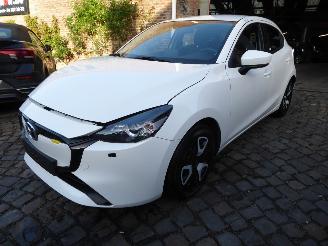 krockskadad bil auto Mazda 2 Center-Line Hybrid Agile 2023/12