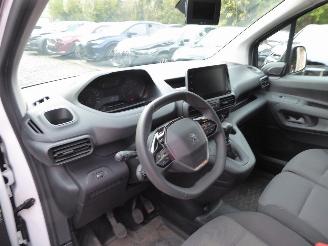 Peugeot Partner Premium L2 picture 11