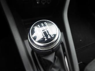 Renault Clio V Equilibre picture 18