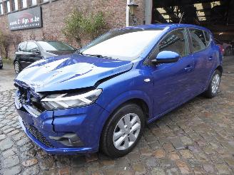 krockskadad bil auto Dacia Sandero III Expression 2024/5