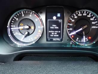 Toyota Hilux Double Cab 4x4 picture 18