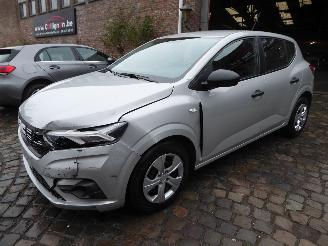 Unfallwagen Dacia Sandero Essential 2023/10