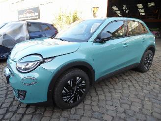 krockskadad bil auto Fiat 600 Hybrid 2025/8