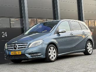 krockskadad bil auto Mercedes B-klasse 180 CDI Leer Xenon Navi 2014/6