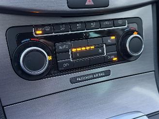 Volkswagen Passat 1.6 TDI Navi Clima PDC picture 11