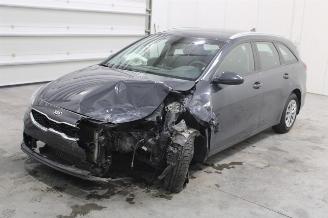 demontáž osobní automobily Kia Cee d cee'd 2021/6