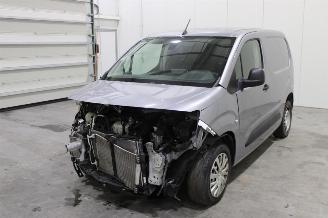 Damaged car Peugeot Partner  2018/11
