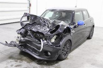 Auto incidentate Mini One  2019/6