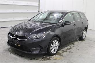 Salvage car Kia Cee d cee'd 2023/11