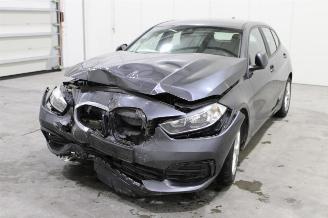 krockskadad bil auto BMW 1-serie 118 2019/10