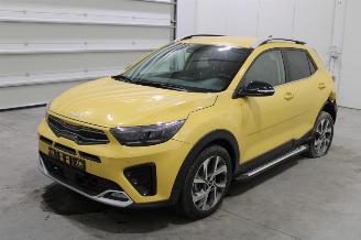 damaged passenger cars Kia Stonic  2024/6