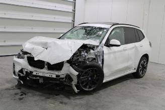 krockskadad bil auto BMW iX3  2023/11