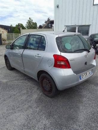 Toyota Yaris  picture 3