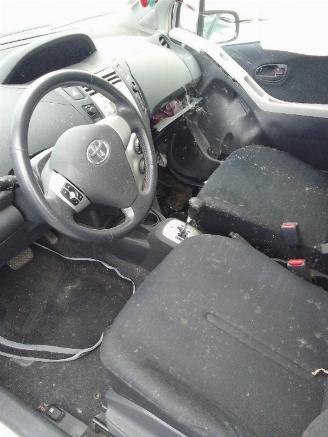Toyota Yaris  picture 8