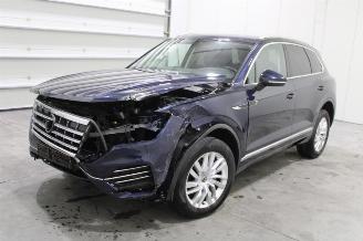 Damaged car Volkswagen Touareg  2023/6