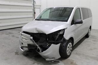 Auto incidentate Mercedes Vito  2019/8