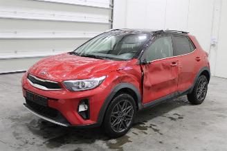 krockskadad bil auto Kia Stonic  2019/12