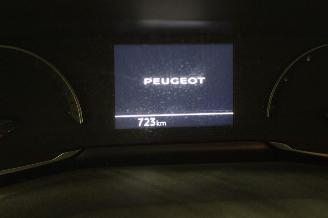 Peugeot 208  picture 13