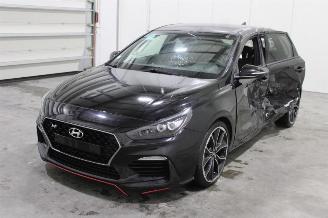 Vaurioauto  passenger cars Hyundai I-30 i30 2017/11