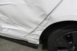 Tesla Model 3  picture 8