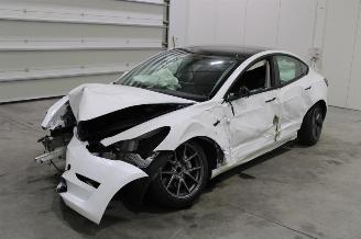 Voiture accidenté Tesla Model 3  2023/8