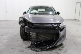 Peugeot 208  picture 6