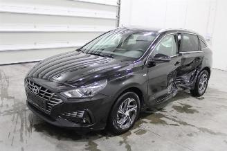 krockskadad bil auto Hyundai I-30 i30 2024/5