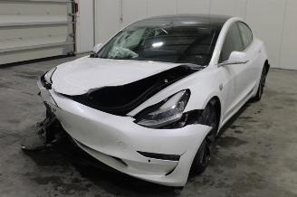 Unfallwagen Tesla Model 3  2020/3
