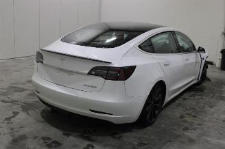 Tesla Model 3  picture 3