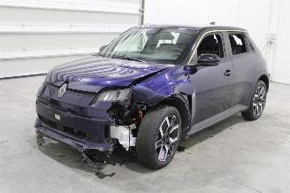 Damaged car Renault 5 R 2024/9