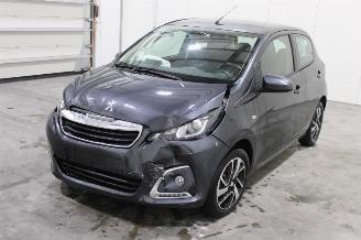 Schadeauto Peugeot 108  2020/2