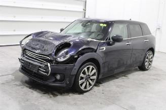 krockskadad bil auto Mini One _D_CLUBMAN 2020/7
