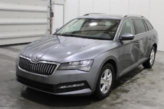 skadebil auto Skoda Superb 2022/6