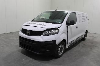 krockskadad bil auto Fiat Scudo 2022/9