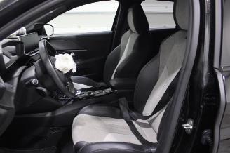 Peugeot 208  picture 10