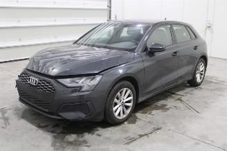 krockskadad bil auto Audi A3 2021/4