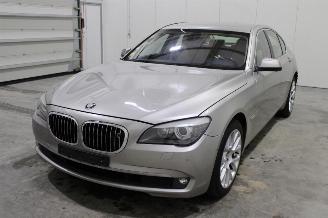 krockskadad bil vrachtwagen BMW 7-serie 730 2009/2