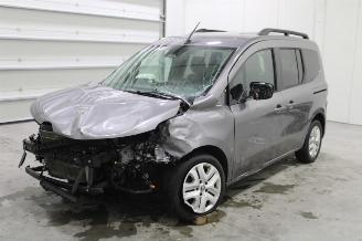 krockskadad bil auto Renault Kangoo  2022/12