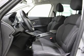 Renault Scenic  picture 11
