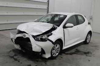 krockskadad bil auto Toyota Yaris  2024/7
