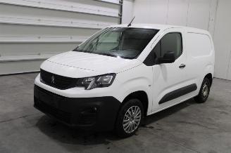 krockskadad bil auto Peugeot Partner  2021/9