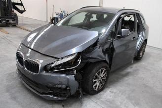 Vrakbiler auto BMW 2-serie 216 2021/10