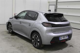 Peugeot 208  picture 4