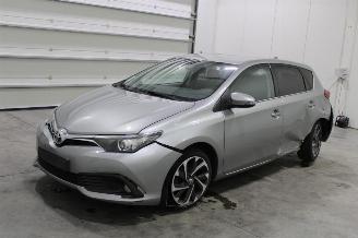 Vaurioauto  passenger cars Toyota Auris  2016/12